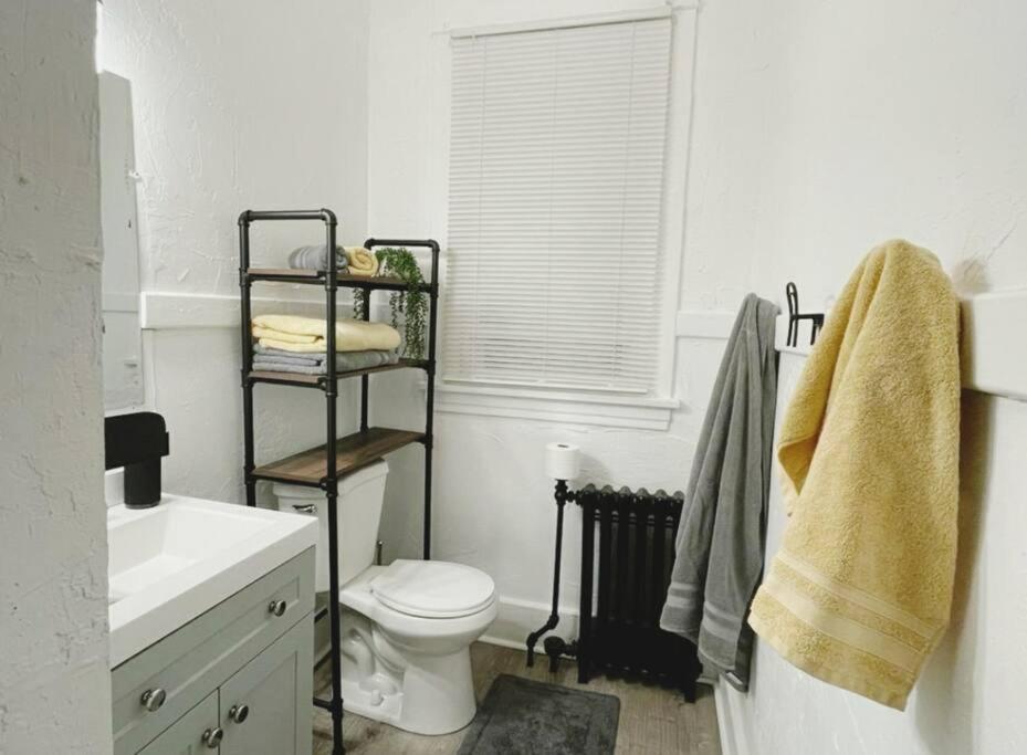Lovely 2Br W Office Space - King Bed & Alexa Daire Pittsburgh Dış mekan fotoğraf